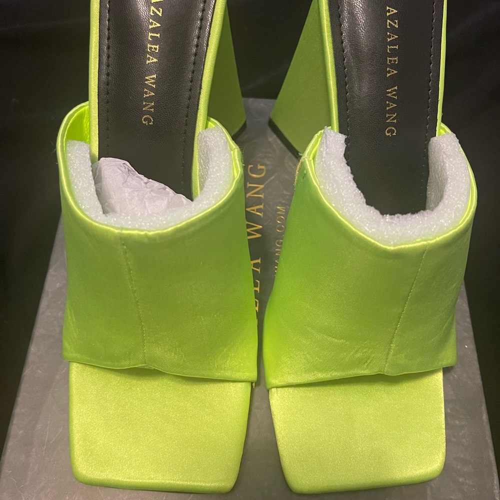 Size 7 lime green azalea wang heel- BRAND NEW